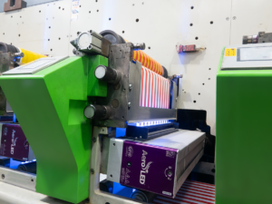 La modernización de Adhetix incluyó la instalación de 4 nuevos AeroLED en su prensa Bobst, Nuova Gidue - M1/MX370.