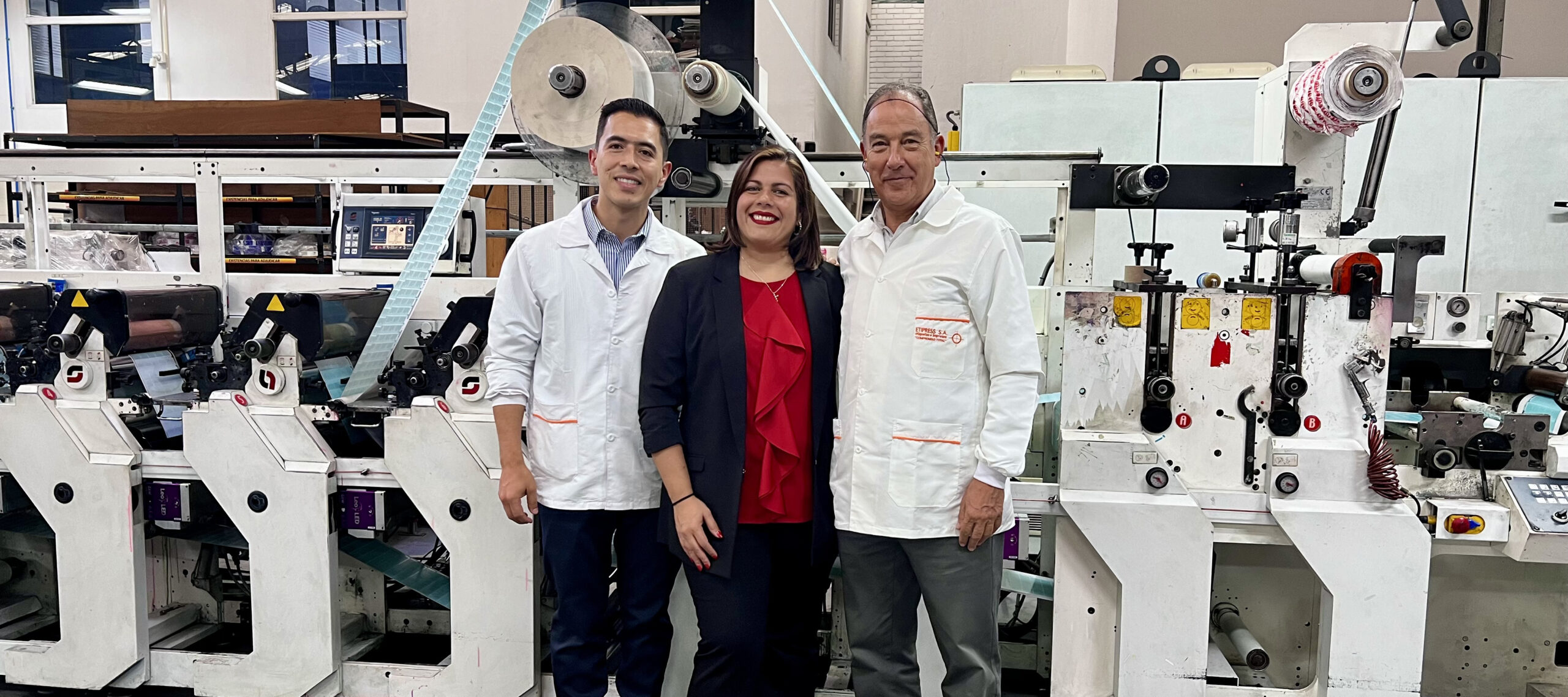 De izquierda a derecha: Jorge-Pabón de Etipress con Vini Munzberg de GEW y Diego Santo de Etipress.